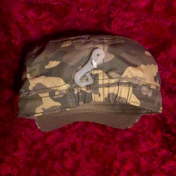 Poshy Peacock Camo Hat - Picture 4 of 7
